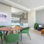 Big Bay Gem Fully Equipped, 5Mins To Beach And Views