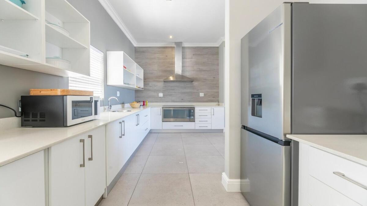 Big Bay Gem Fully Equipped, 5mins To And Views Holiday home Cape Town